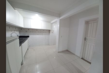 Cozinha de casa para alugar com 2 quartos, 60m² em Catiapoã, São Vicente