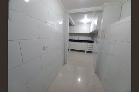 Cozinha e Área de Serviço de casa para alugar com 2 quartos, 60m² em Catiapoã, São Vicente