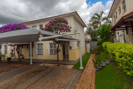 Casa de condomínio para alugar com 61m², 2 quartos e 1 vagaFachada 