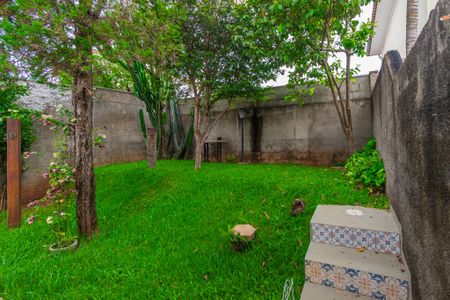 Casa de condomínio para alugar com 61m², 2 quartos e 1 vagaQuintal