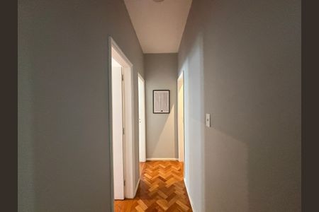 Apartamento à venda com 100m², 3 quartos e 1 vagaSala - Corredor de acesso aos quartos