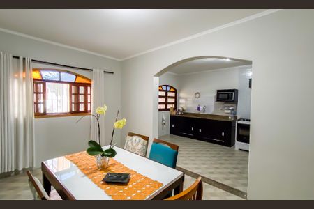 Casa à venda com 245m², 4 quartos e 3 vagas