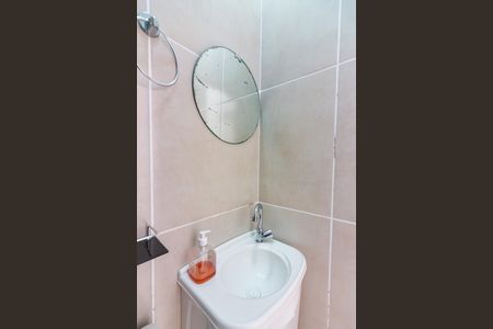 Banheiro de casa para alugar com 1 quarto, 35m² em Recanto das Rosas, Osasco