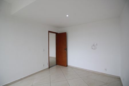 Quarto de casa à venda com 1 quarto, 64m² em Taquara, Rio de Janeiro