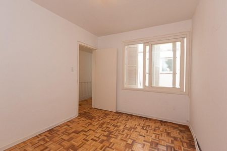 Casa à venda com 272m², 4 quartos e 3 vagas Casa à venda com 272m², 4 quartos e 3 vagasQuarto 2