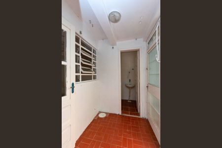 Casa à venda com 272m², 4 quartos e 3 vagas Casa à venda com 272m², 4 quartos e 3 vagasárea de Serviço