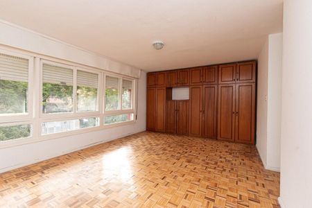 Casa à venda com 272m², 4 quartos e 3 vagas Casa à venda com 272m², 4 quartos e 3 vagasQuarto 1