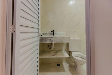 Banheiro social de apartamento para alugar com 1 quarto, 20m² em Jaguaré, São Paulo