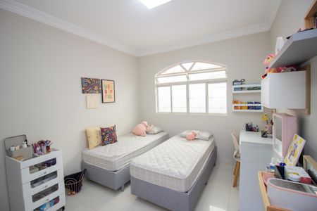 Casa à venda com 360m², 3 quartos e 2 vagasQuarto 2