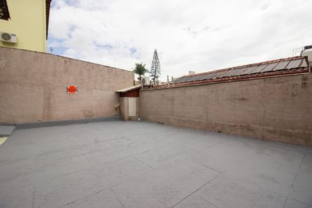 Casa à venda com 360m², 3 quartos e 2 vagasQuintal