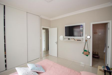 Casa à venda com 360m², 3 quartos e 2 vagasQuarto Suíte