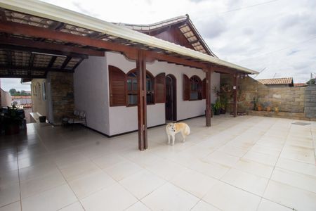 Casa à venda com 360m², 3 quartos e 2 vagasGaragem