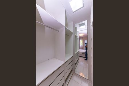 Apartamento para alugar com 90m², 3 quartos e 2 vagas Apartamento para alugar com 90m², 3 quartos e 2 vagasCloset da suíte