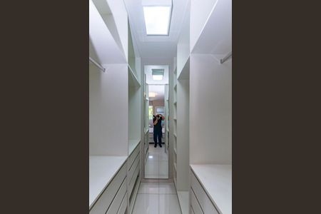 Apartamento para alugar com 90m², 3 quartos e 2 vagas Apartamento para alugar com 90m², 3 quartos e 2 vagasCloset da suíte