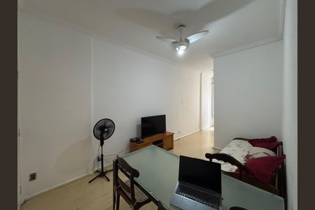 Sala de apartamento para alugar com 2 quartos, 85m² em Copacabana, Rio de Janeiro
