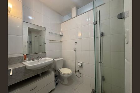 Apartamento para alugar com 85m², 2 quartos e sem vaga Apartamento para alugar com 85m², 2 quartos e sem vagaBanheiro social