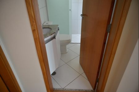 Apartamento à venda com 76m², 2 quartos e 1 vagaBanheiro Social