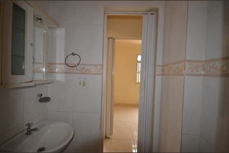 Casa de condomínio para alugar com 42m², 2 quartos e sem vagaBanheiro