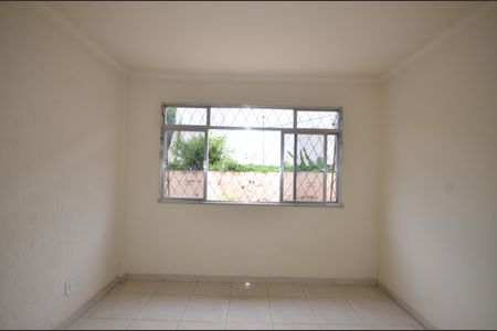 Sala de casa de condomínio para alugar com 2 quartos, 42m² em Guadalupe, Rio de Janeiro