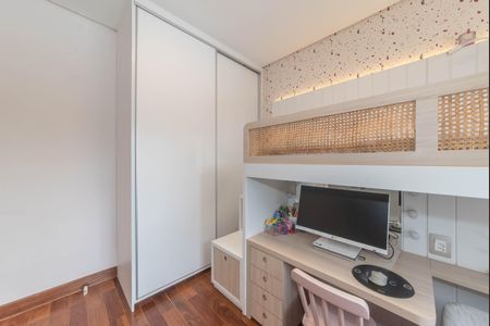 Apartamento à venda com 103m², 3 quartos e 2 vagasQuarto 2