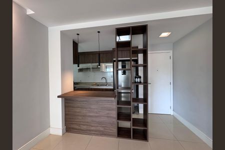 Apartamento para alugar com 80m², 2 quartos e 1 vaga Apartamento para alugar com 80m², 2 quartos e 1 vagaCozinha e Área de Serviço