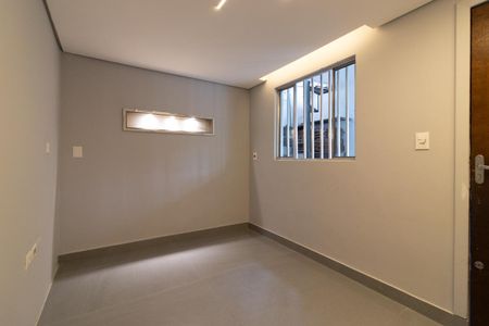 Sala de casa para alugar com 2 quartos, 52m² em Vila Nhocuné, São Paulo