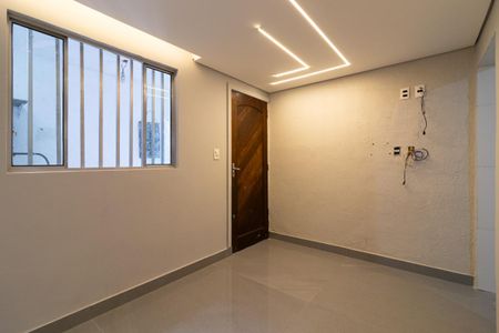 Sala de casa para alugar com 2 quartos, 52m² em Vila Nhocuné, São Paulo