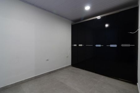 Quarto 1 de casa para alugar com 2 quartos, 52m² em Vila Nhocuné, São Paulo