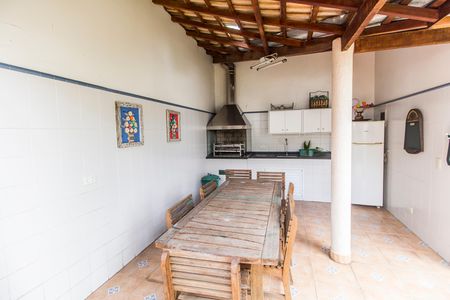 Casa de condomínio à venda com 560m², 5 quartos e 4 vagas Casa de condomínio à venda com 560m², 5 quartos e 4 vagasÁrea gourmet