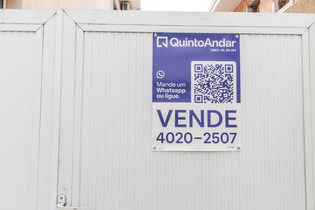 Casa de condomínio à venda com 560m², 5 quartos e 4 vagas Casa de condomínio à venda com 560m², 5 quartos e 4 vagasVista da Rua