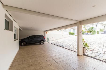 Casa de condomínio à venda com 560m², 5 quartos e 4 vagas Casa de condomínio à venda com 560m², 5 quartos e 4 vagasGaragem