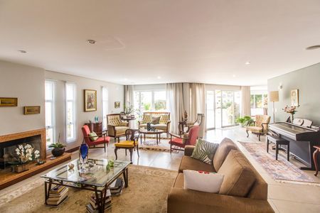 Casa de condomínio à venda com 560m², 5 quartos e 4 vagas