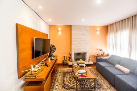 Casa de condomínio à venda com 560m², 5 quartos e 4 vagas Casa de condomínio à venda com 560m², 5 quartos e 4 vagasSala