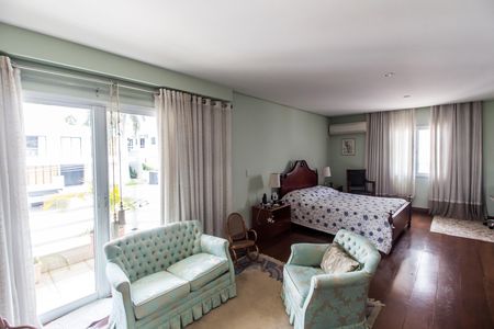 Casa de condomínio à venda com 560m², 5 quartos e 4 vagas Casa de condomínio à venda com 560m², 5 quartos e 4 vagasSuíte master