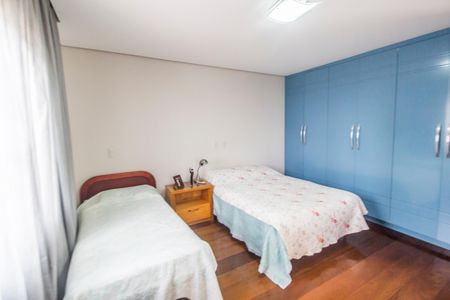 Casa de condomínio à venda com 560m², 5 quartos e 4 vagas Casa de condomínio à venda com 560m², 5 quartos e 4 vagasSuíte 4