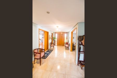 Casa de condomínio à venda com 560m², 5 quartos e 4 vagas Casa de condomínio à venda com 560m², 5 quartos e 4 vagasEntrada