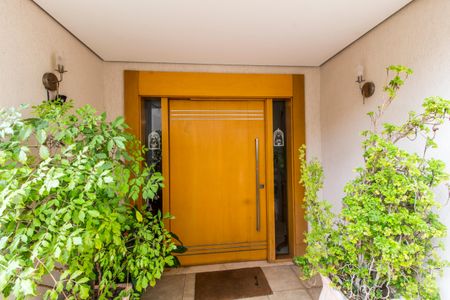 Casa de condomínio à venda com 560m², 5 quartos e 4 vagas Casa de condomínio à venda com 560m², 5 quartos e 4 vagasEntrada