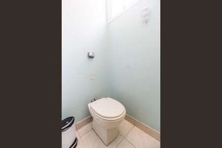 Casa de condomínio à venda com 560m², 5 quartos e 4 vagas Casa de condomínio à venda com 560m², 5 quartos e 4 vagasLavabo