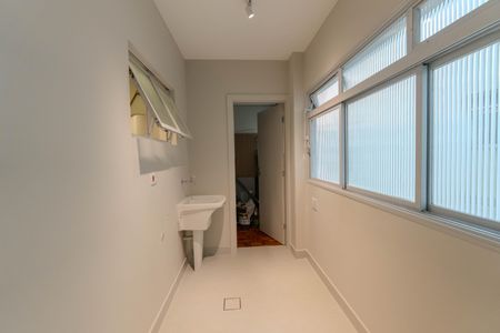 Apartamento à venda com 145m², 3 quartos e 1 vagaÁrea de Serviço