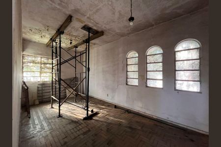 Casa à venda com 4 quartos, 300m² em Santo Antônio, Belo Horizonte