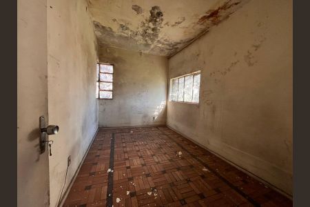 Casa à venda com 4 quartos, 300m² em Santo Antônio, Belo Horizonte