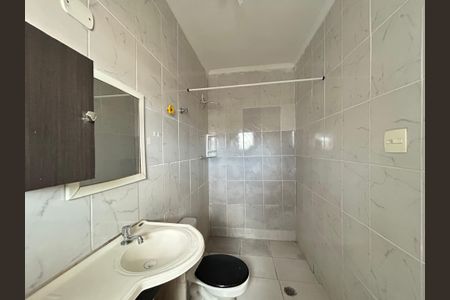 Banheiro de casa para alugar com 1 quarto, 45m² em Vila Bonilha Nova, São Paulo