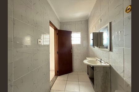Banheiro de casa para alugar com 1 quarto, 45m² em Vila Bonilha Nova, São Paulo