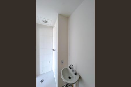 Banheiro de kitnet/studio para alugar com 1 quarto, 27m² em Vila Aricanduva, São Paulo