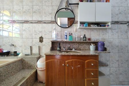 Casa de condomínio para alugar com 367m², 5 quartos e 4 vagasBanheiro da Suíte