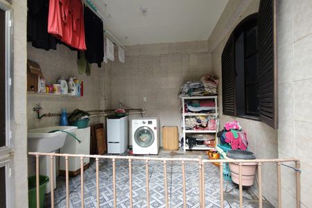 Casa de condomínio para alugar com 367m², 5 quartos e 4 vagasLavanderia