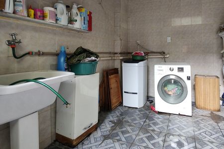 Casa de condomínio para alugar com 367m², 5 quartos e 4 vagasLavanderia