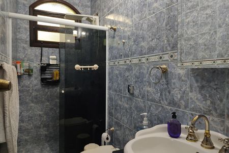 Casa de condomínio para alugar com 367m², 5 quartos e 4 vagasBanheiro social 1