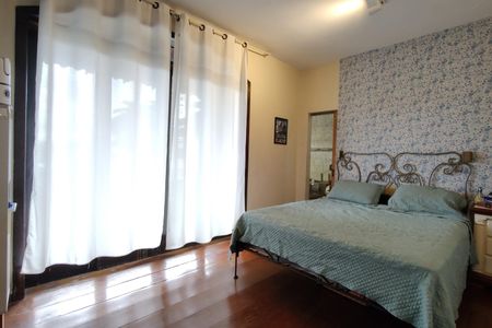 Casa de condomínio para alugar com 367m², 5 quartos e 4 vagasQuarto 3 - Suíte