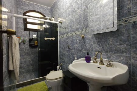 Casa de condomínio para alugar com 367m², 5 quartos e 4 vagasBanheiro social 1